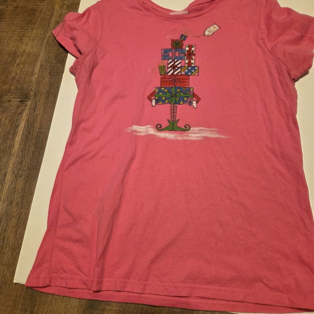 Christmas Pink Girls T-Shirt with Christmas Presents - Size XL (16/18)